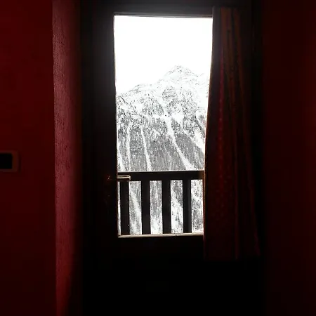 Grand Golliat 招待所 3*