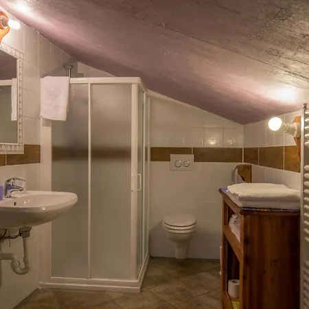 Grand Golliat 招待所 3*