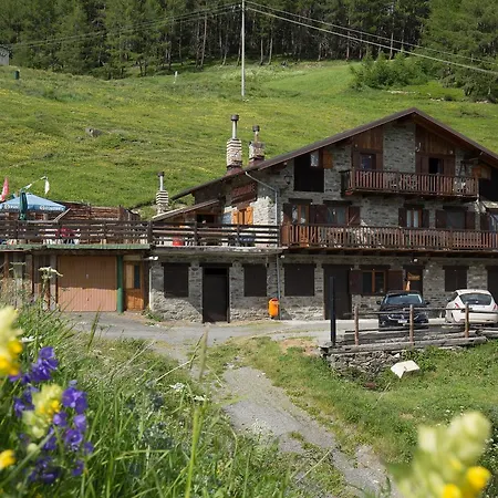 招待所 Grand Golliat 萨伊恩特-雷米-恩-博塞斯